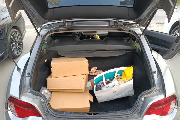 Used BMW Z4 2007 3.0si two-door sports car Trunk