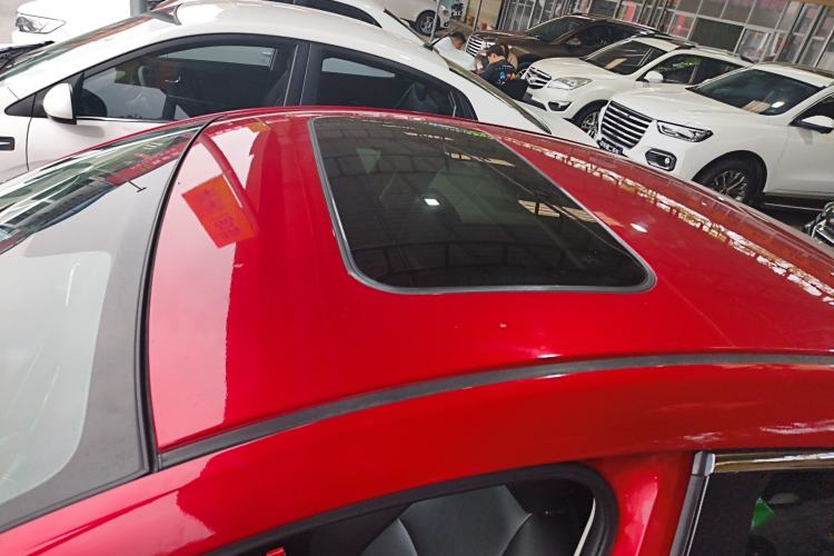 Used Mazda 3 Axela 2014 Sedan 1.5L Automatic Luxury Model Roof