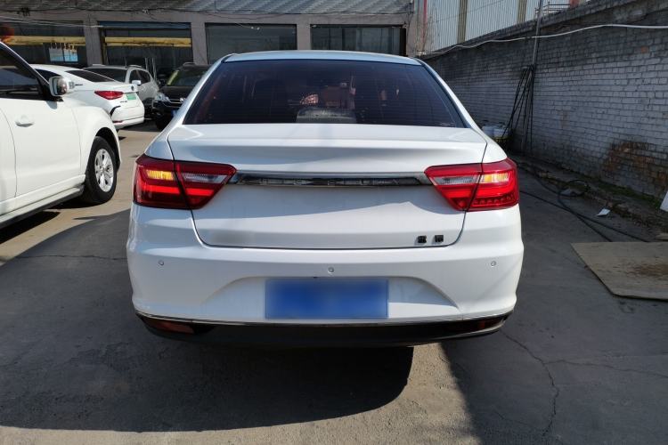 Used Geely Auto Vision 2019 Upgraded Model 1.5L Manual Luxury Version China VI Standard