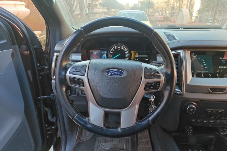 Used Ford Everest 2017 2.0T Gasoline Automatic 4x4 Luxury Edition 7 Seats