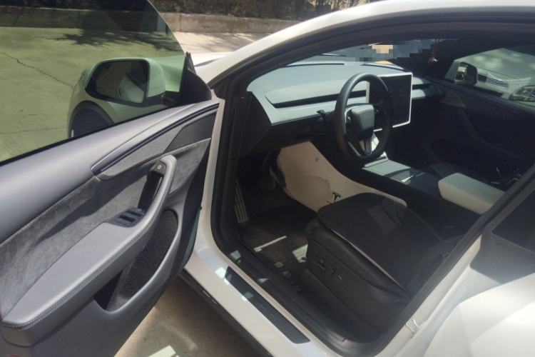 Used Tesla Model Y L 2025 Model Long-Range All-Wheel-Drive Version Driver Seat