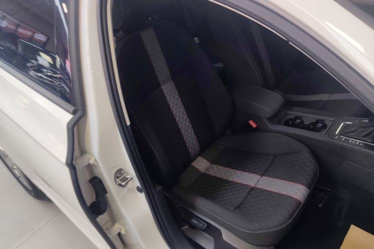 Used Volkswagen Lamando 2019 230TSI DSG Fashion Edition China VI