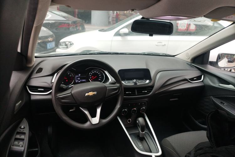 Used Chevrolet Cavalier 2022 325T Automatic Enjoyment Edition Center Console