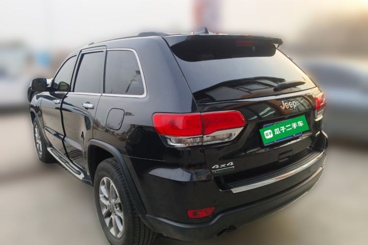 Used Jeep Grand Cherokee 2014 3.0TD Diesel Comfort Navigation Version Rear Left 45 Deg