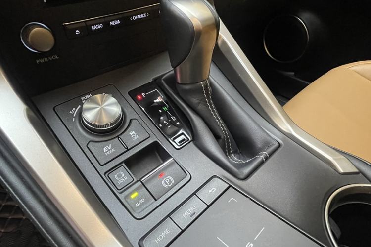 Used Lexus NX 2020 300h All-Wheel Drive FENGZHI Version China VI Standard Gear Lever