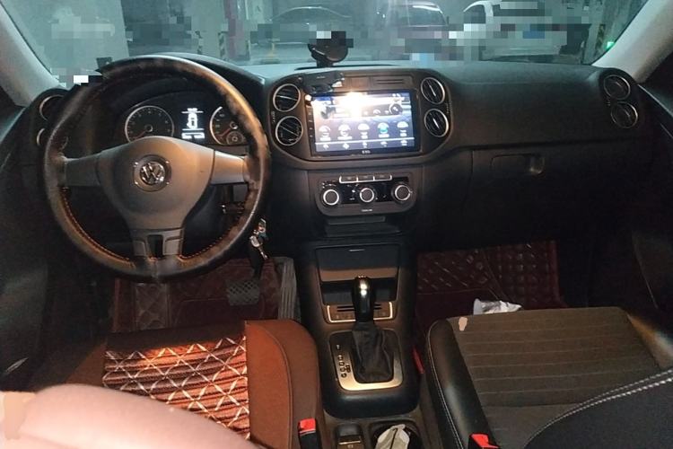 Used Volkswagen Tiguan 2016 280TSI Automatic Two-Wheel-Drive Silk Road Style Edition Center Console