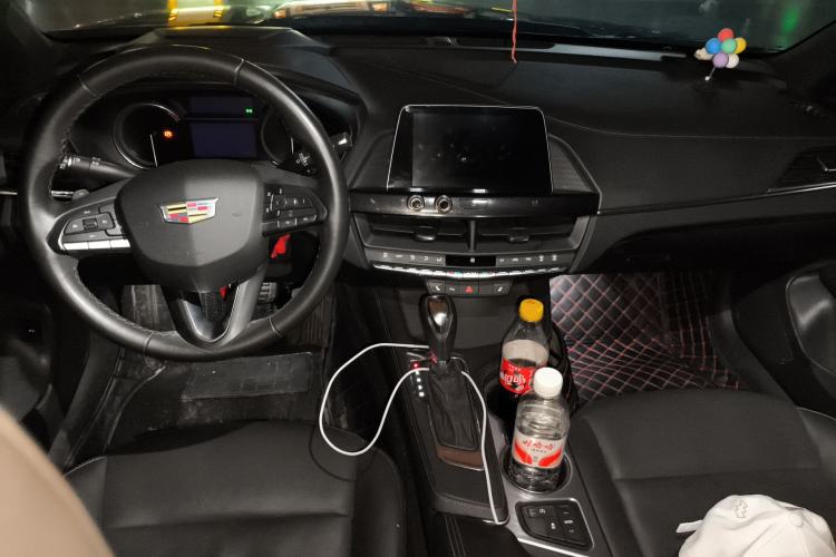 Used Cadillac CT4 2021 28T Luxury Model Center Console