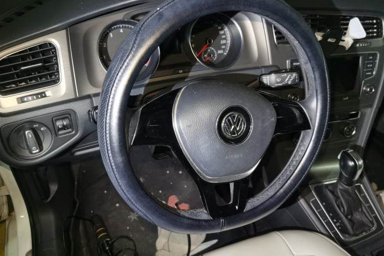 Used Volkswagen Golf 2016 230TSI Automatic Comfort Version Steering Wheel