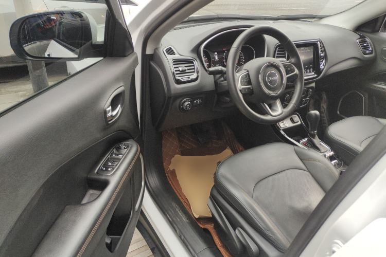 Used Jeep Compass 2019 220T Automatic Family Edition
