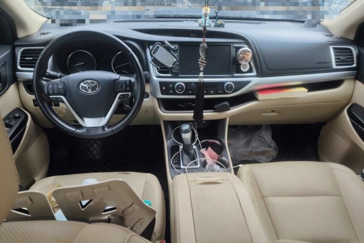 Used Toyota Highlander 2018 2.0T Four-Wheel Drive Luxury Version 7 Seats China VI Standard Center Console