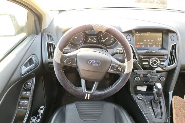 Used Ford Focus 2017 Hatchback EcoBoost 125 Automatic - Ultra-Powerful Style Edition with Smart Drive Features