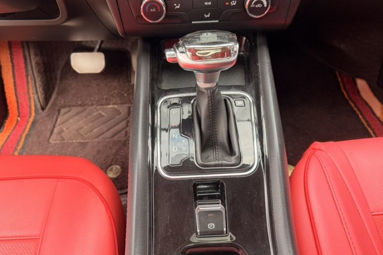 Used Dongfeng Fengon 580 2017 1.5T CVT Comfort Model Interior 5