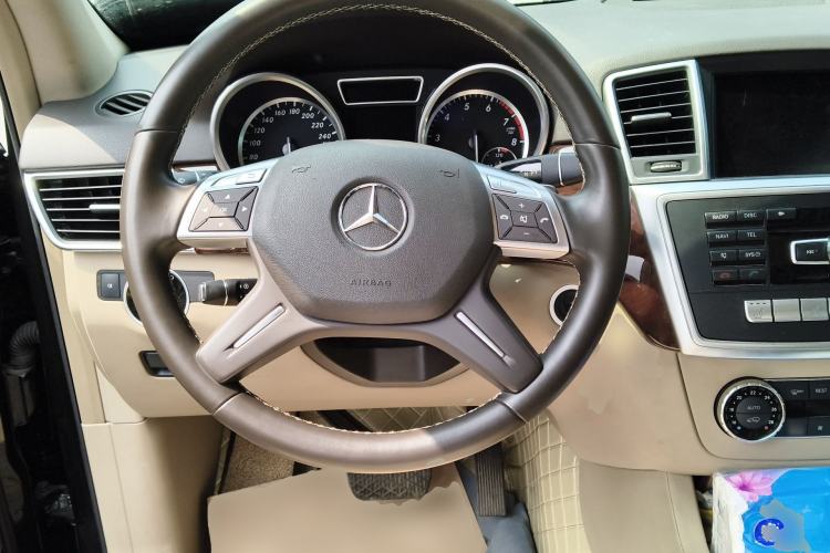 Used Mercedes-Benz M-Class 2012 ML 350 Sport Edition Steering Wheel