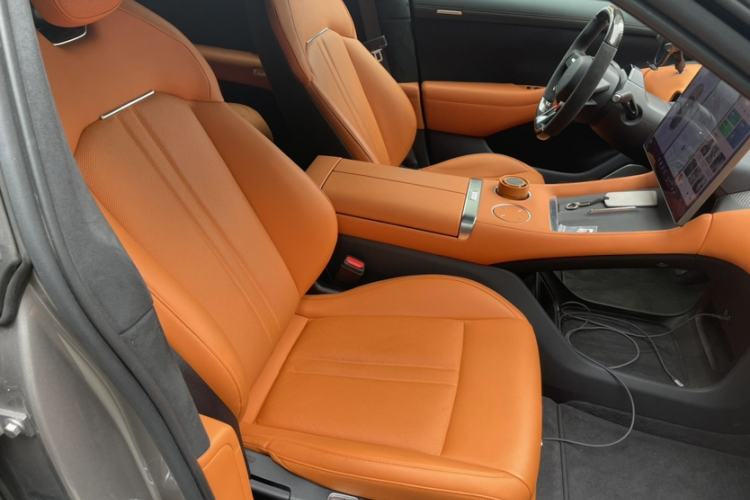 Used Xiaomi Auto YU7 2025 Ultra-Long Range High-Performance All-Wheel-Drive Max Edition
