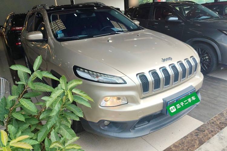 Used Jeep Cherokee 2016 2.0L Superior Edition
