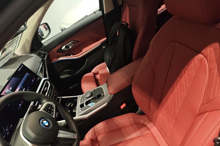 Used BMW i3 2024 eDrive 40 L Midnight Edition Left Front Seat