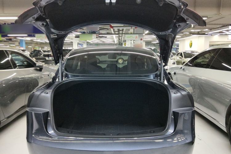 Used Tesla Model 3 2025 Rear-Wheel-Drive Version
