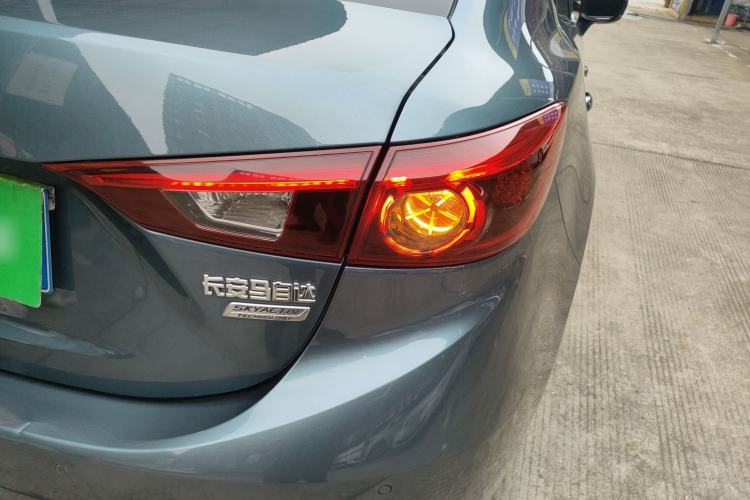 Used Mazda 3 Axela 2017 Sedan 1.5L Automatic Luxury Model Emission Standard China V Exterior 3