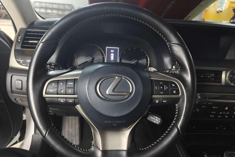 Used Lexus GS 2016 200T Leading Edition
