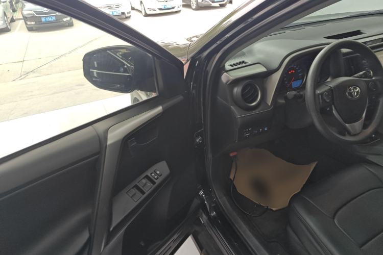 Used Toyota RAV4 2016 2.0L CVT Two-Wheel Drive Fashion Edition China V Standard