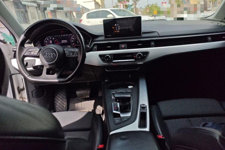 Used Audi A4L 2018 30th Anniversary Edition 40 TFSI Sport Edition Center Console