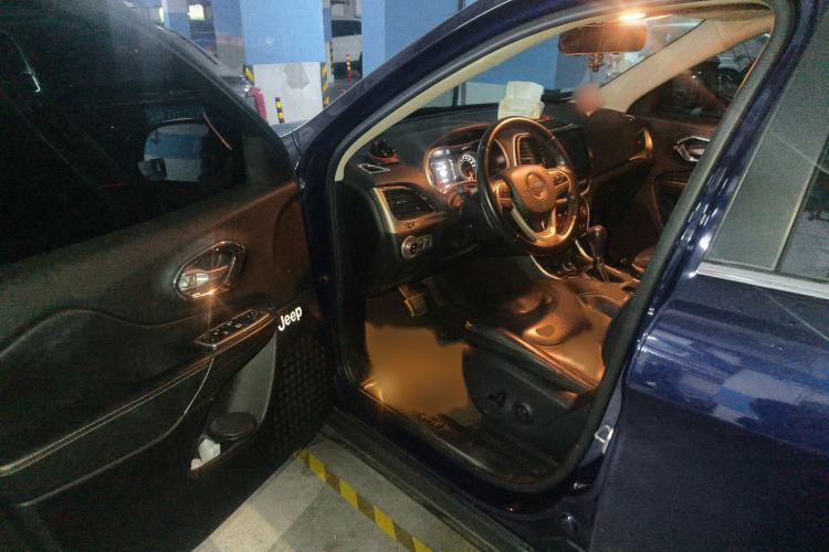 Used Jeep Cherokee 2016 2.4L Leading Edition