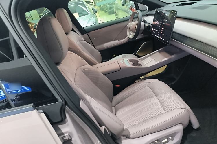 Used ONVO L60 2024 60 kWh Rear-Drive Version
