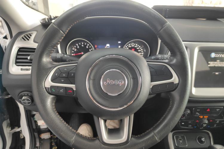 Used Jeep Compass 2017 200T Automatic Family Edition
