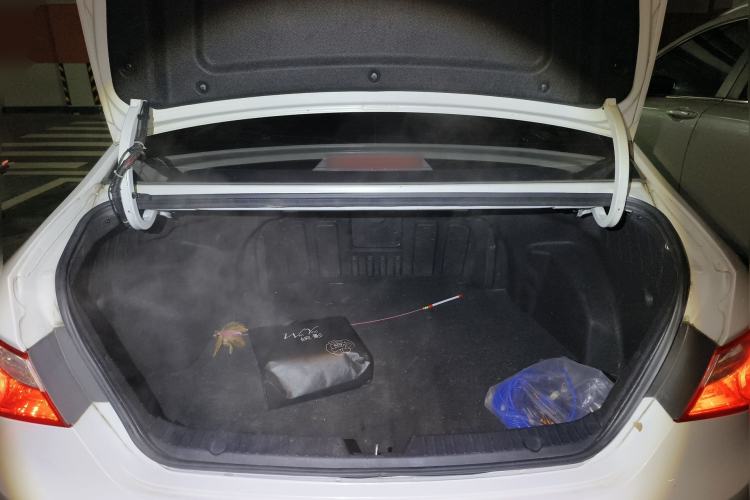 Used Hyundai Sonata 2015 Classic 2.0L Automatic Luxury Edition Trunk