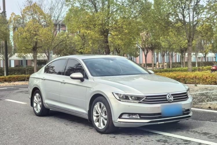 Used Volkswagen Magotan 2017 330TSI DSG Luxury Model