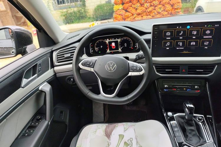 Used Volkswagen Tayron 2024 300TSI Two-Wheel-Drive Luxury Plus Advanced Version
