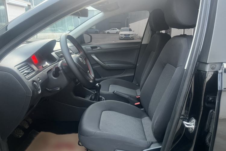 Used Volkswagen Santana 2016 1.4L Manual Fashion Edition
