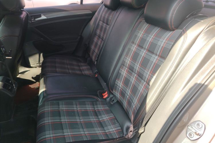 Used Volkswagen Golf 2016 1.6L Manual Fashion Edition