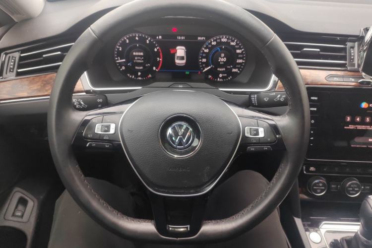Used Volkswagen Magotan 2018 330TSI DSG Luxury Model
