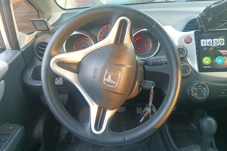 Used Honda Fit 2011 1.3L automatic comfort version
