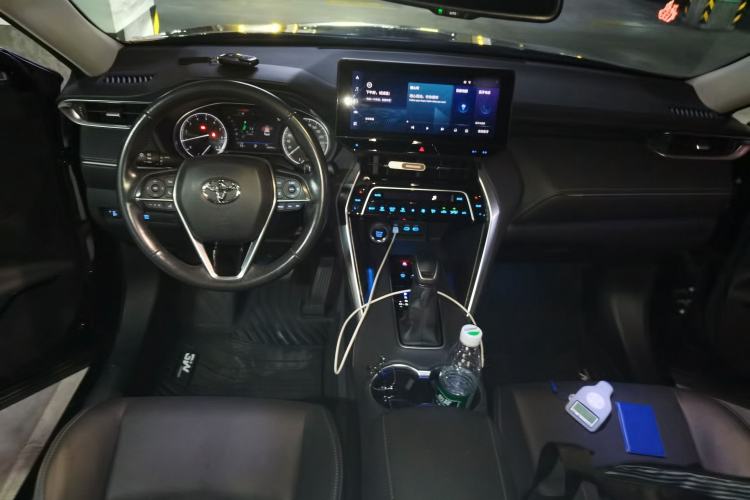 Used Toyota Harrier 2022 2.0L CVT Two-Wheel Drive Deluxe Edition
