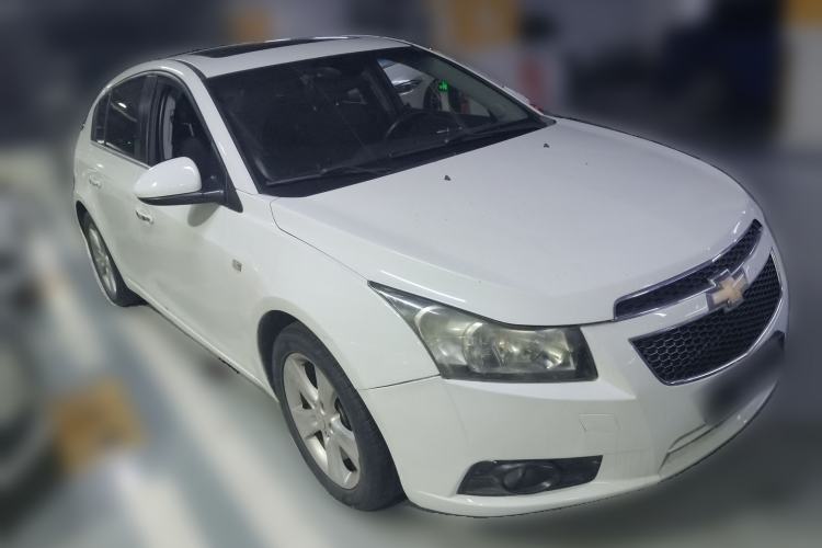Used Chevrolet Cruze 2013 Hatchback 1.6T Automatic Flagship Model Front Right 45 Deg