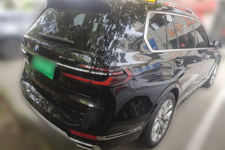 Used BMW X7 2023 xDrive40i Luxury Package with Premium Features
