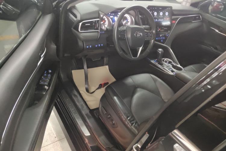 Used Toyota Camry 2021 2.0G Luxury Edition
