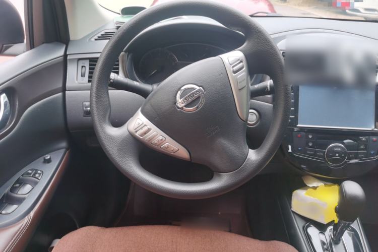 Used Nissan Tiida 2014 1.6L CVT Cool Cafe Edition