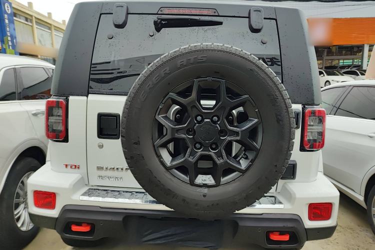 Used BAIC Off-Road BJ40 2023 2.0D Automatic Four-Wheel Drive Blade Hero Edition Adventurer Type (with Front and Rear Electronic Locks) Rear