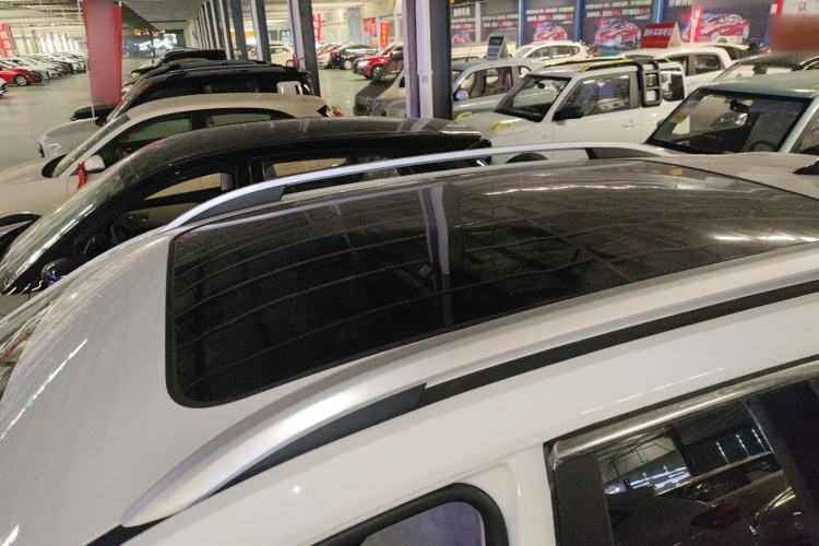 Used Roewe RX5 2025 PLUS 330TGI Automatic Trendsetting Smart Edition Roof