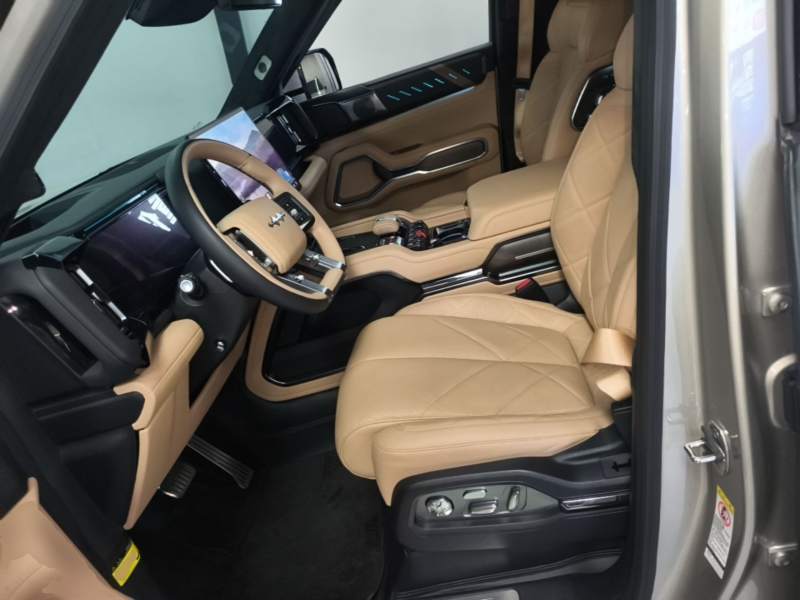Used Formula Leopard 8 2025 Smart & Brave Flagship Edition 7 Seats — 14