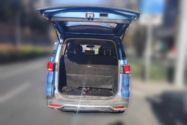 Used HYOSOW H3 2015 1.5L manual Comfort trim level Trunk