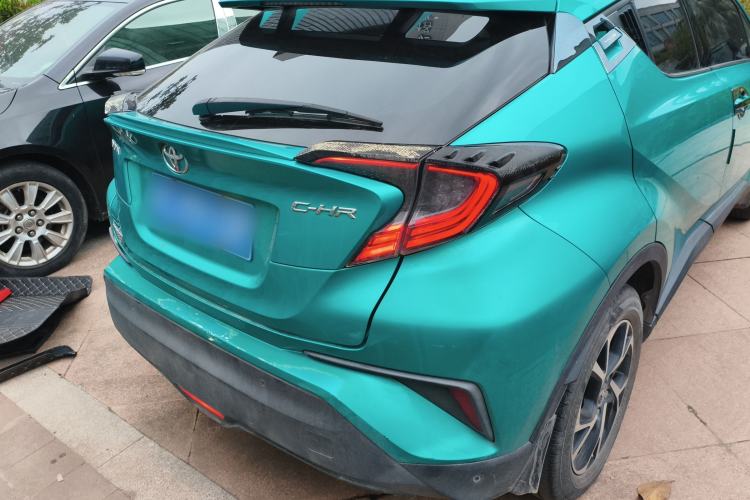 Used Toyota C-HR 2018 2.0L Luxury Sunroof Version China VI Standard