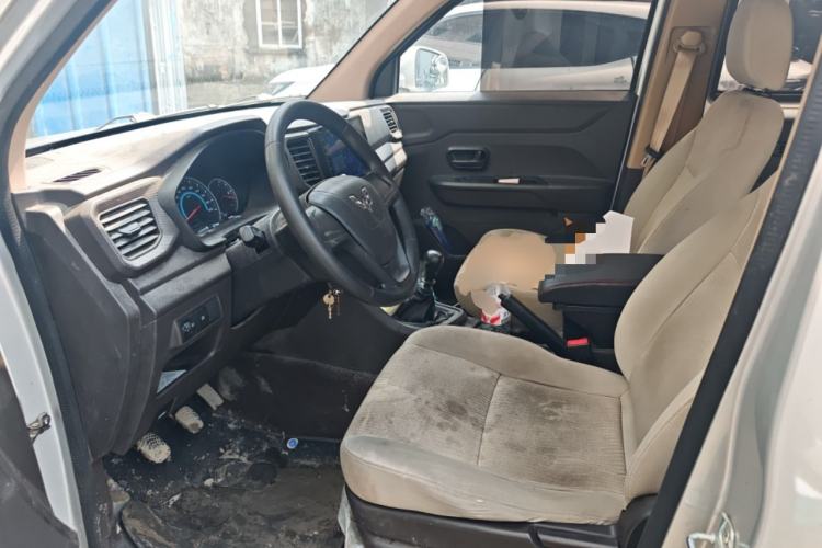 Used Wuling Hongguang V 2019 1.5L Enjoyment Version China VI LAR