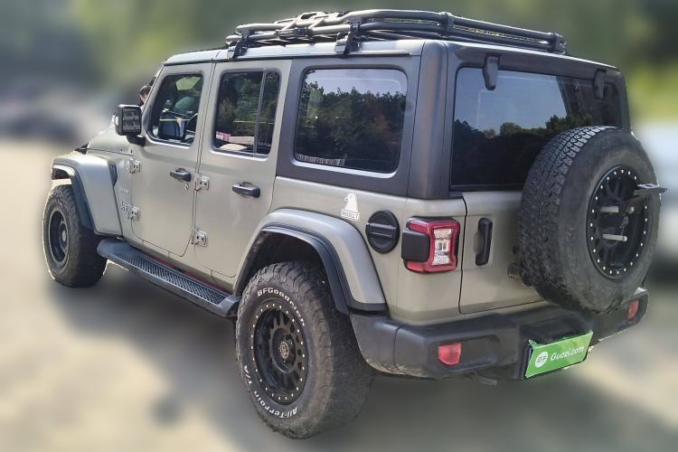 Used Jeep Wrangler 2019 2.0T Sahara Four-Door Version China VI Emission Standard