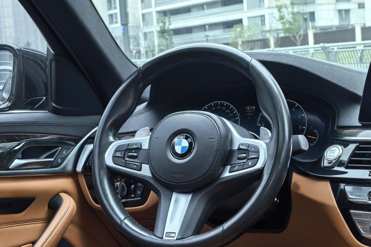 Used BMW 5 Series 2019 Facelifted 530Li Leading Edition M Sport Package