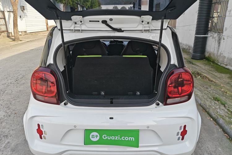 Used Roewe Clever 2021 302 km New Four-Seater Super-Efficient Version
