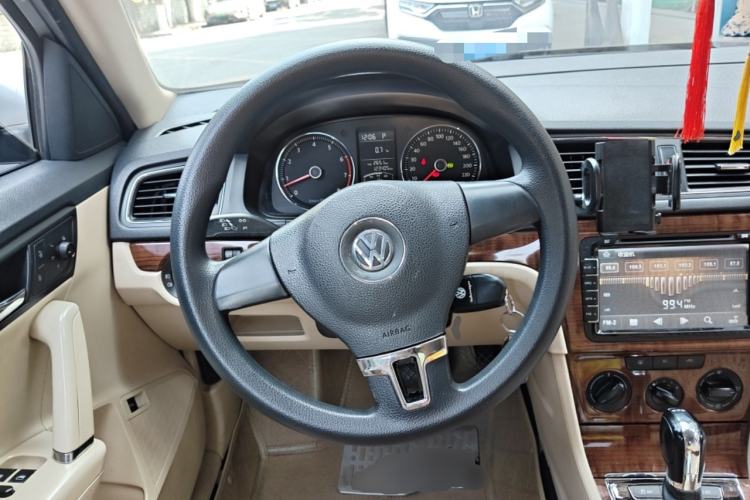 Used Volkswagen Lavida 2013 Revised Version 1.4 TSI DSG Comfort Edition
